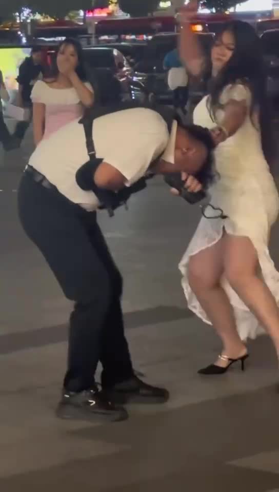 握草這坦克的戰鬥力牛