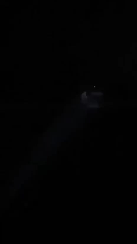 深夜在海邊打炮! 狂草被發現還停不下來!