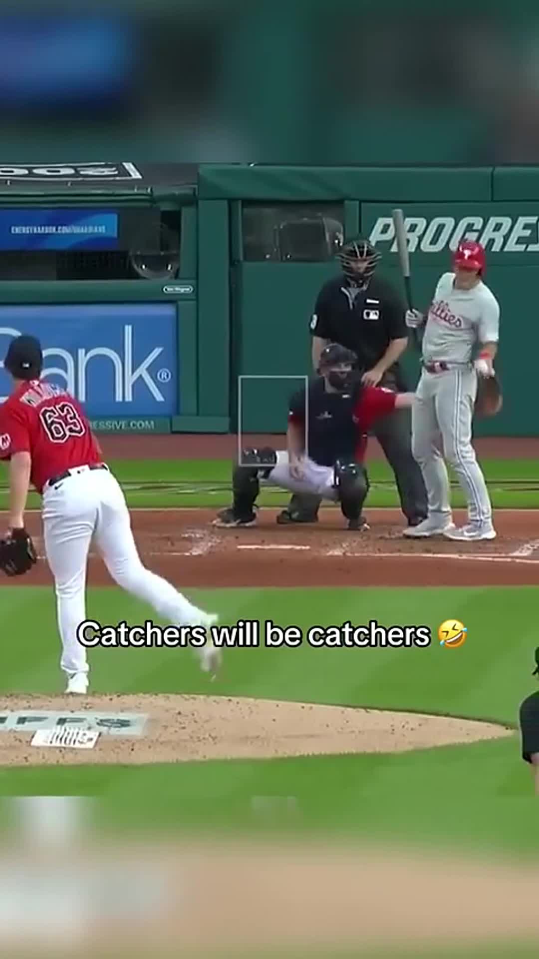 致敬那些「敬業」的可愛捕手！