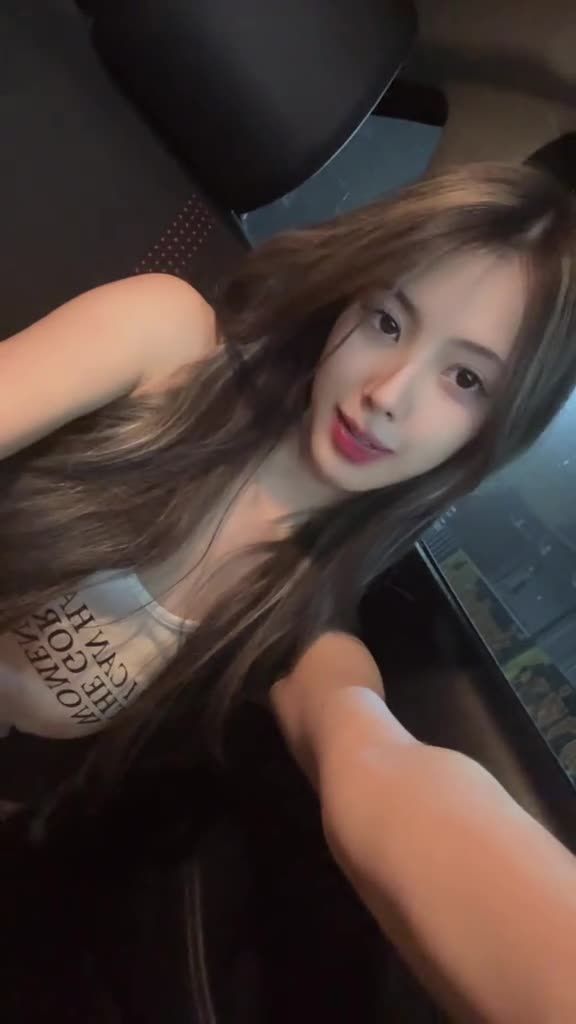 正點的泰國美女 。 #美女 #自拍