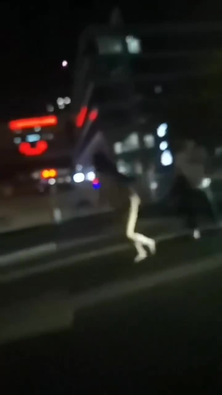 佩服!裸女的世界亂串。