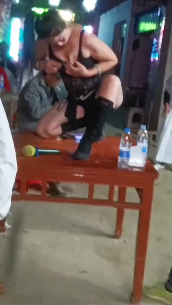 這表演看起來真痛!