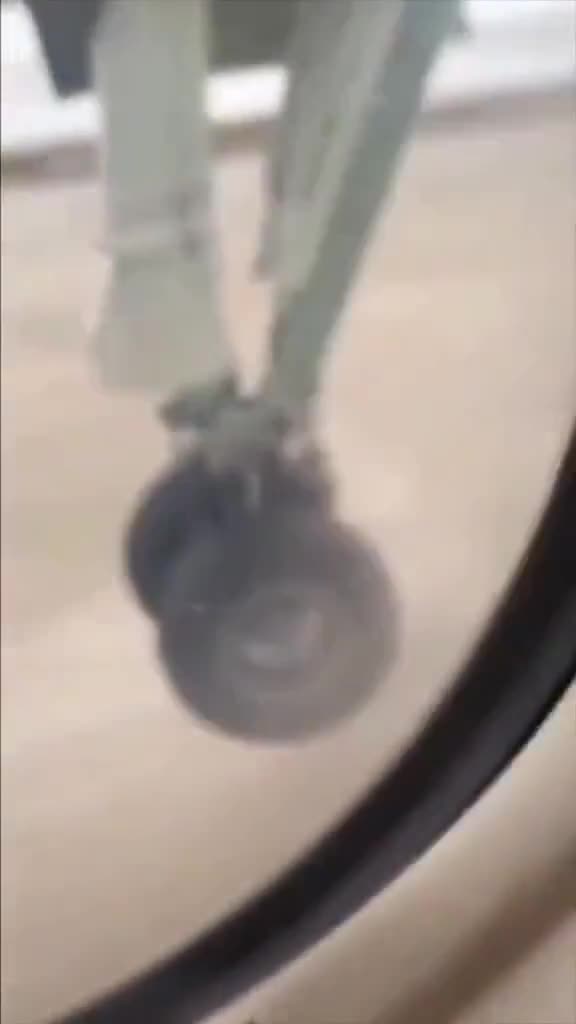 這名男子意識到自己正在搭乘前往來世的飛機